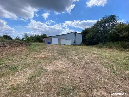 bâtiment hangar entrepôt