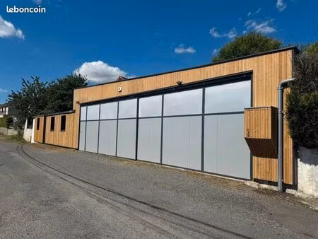 local autos  camping 220 m²