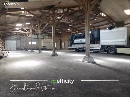 local d'activité 850 m²