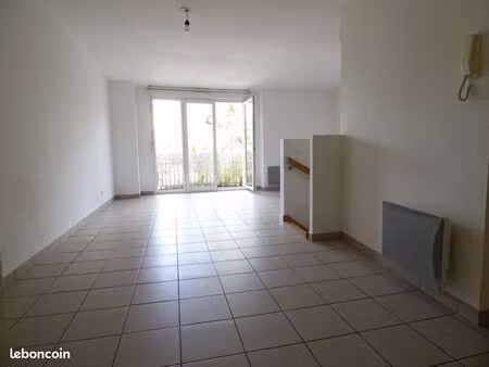 loue appartement duplex 100m²  3 chambres à bayon