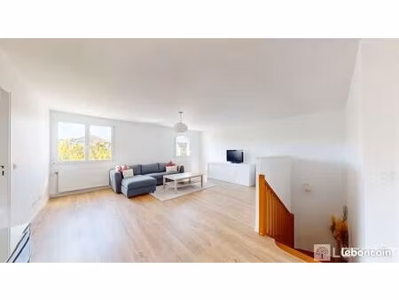 maison 8 pièces 210 m²