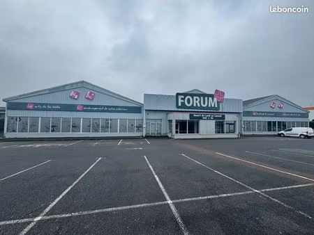 local commercial 1 967 m²