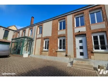 maison 9 pièces 218 m²