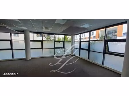 bureaux 1452 m² angers