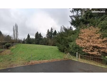 terrain à bâtir viabilisé de 968 m²