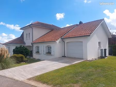 maison 7 pièces 135 m²