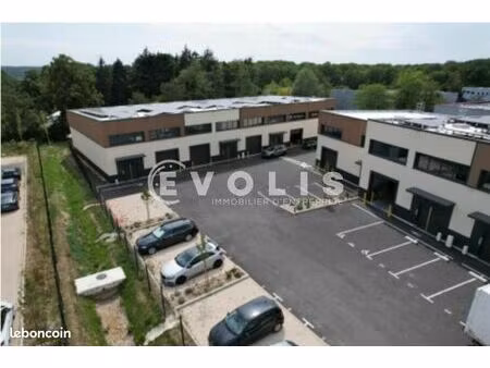 local d'activité 299 m²