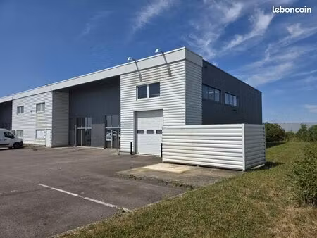 local 490 m² folkling