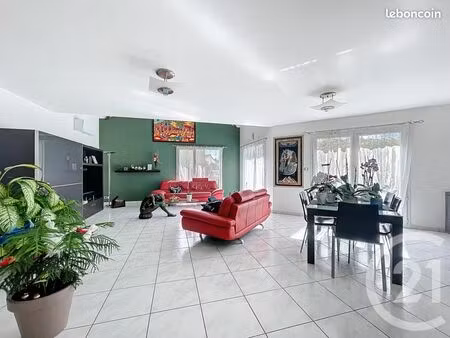 maison 6 pièces 180 m²