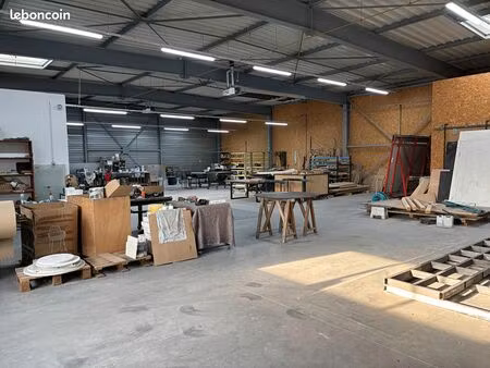 local 515 m² saint reverend