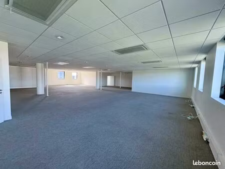 bureaux 390 m²
