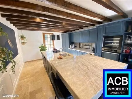 maison 10 pièces 270 m²