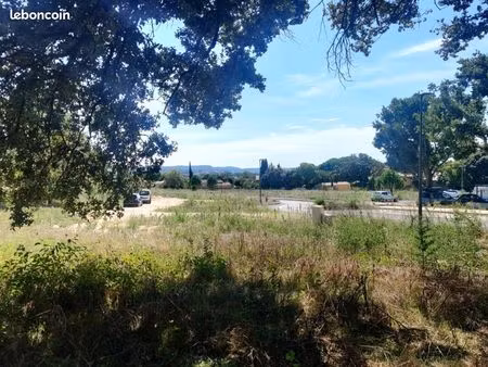 terrain 680 m² bollene