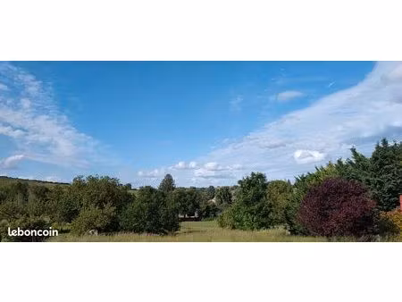 grand terrain à bâtir de 2320 m²