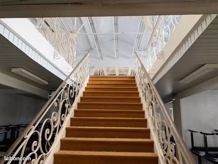 local 6000 m² cauffry