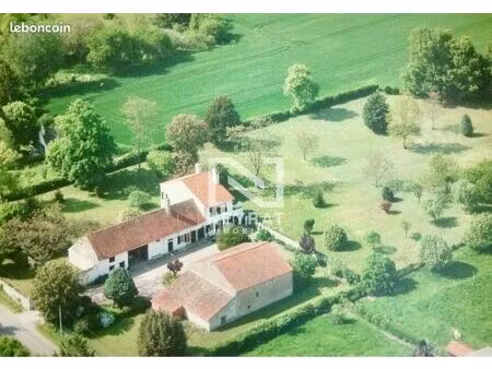 ancienne longère atypique