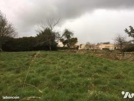 terrain 1385 m² romans