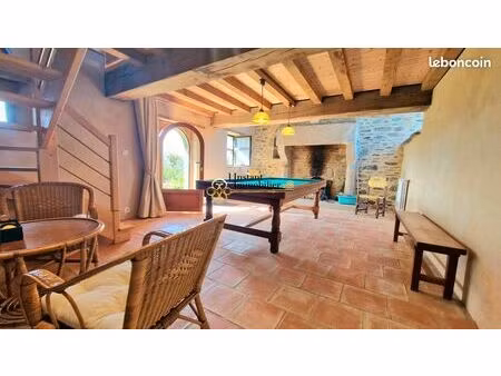 maison 9 pièces 240 m²