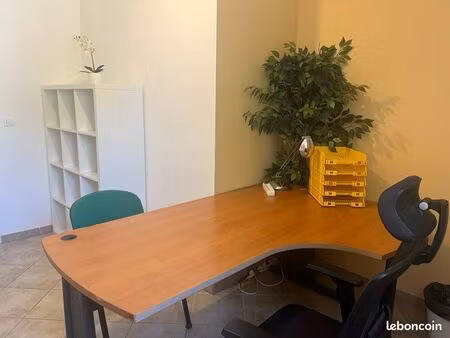 bureau individuel privé- temps partiel en centre ville de st maximin la ste baume var