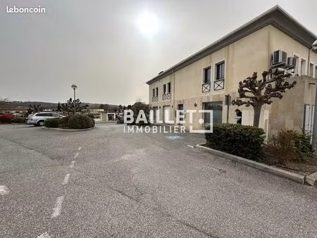 bureaux 68 m² tourrettes