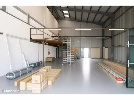 local d'activité 319 m²