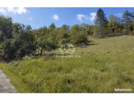 terrain 15700 m² calamane