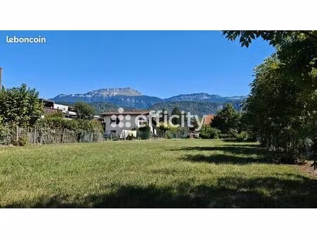 terrain 1 021 m² coublevie