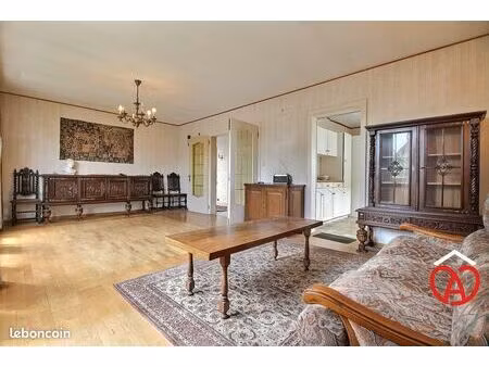 maison 6 pièces 158 m²