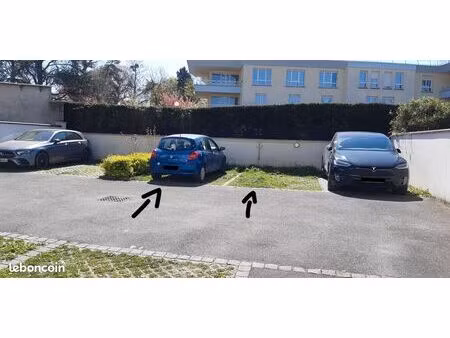 place de parking sécurisé