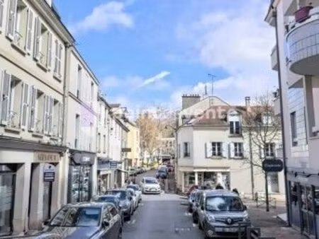 local commercial 200 m²