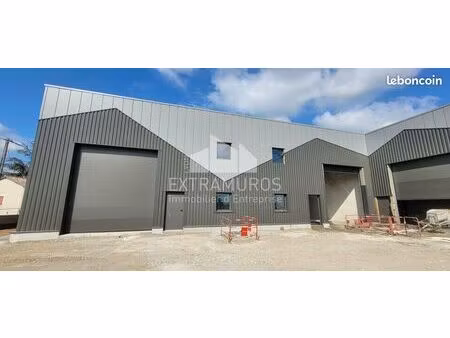 local 137 m² saint-étienne-la-varenne