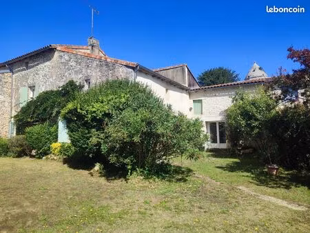 maison 11 pièces 258 m²