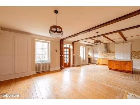 maison 4 pièces 142 m²