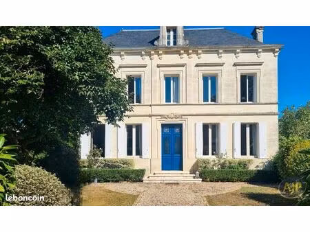 maison 7 pièces 216 m²