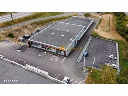 local commercial 797 m² champniers