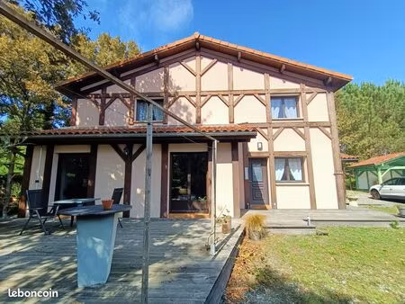 maison individuelle en lisière de foret