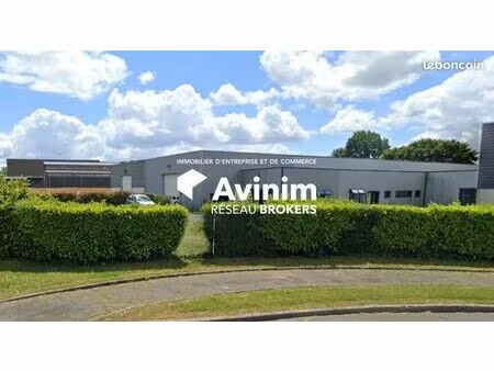 local 1630 m² évron