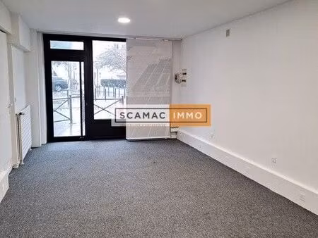 local d'activité 60 m²