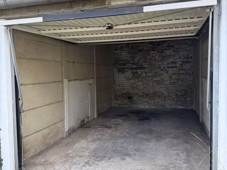 parking/box 17 m² douai