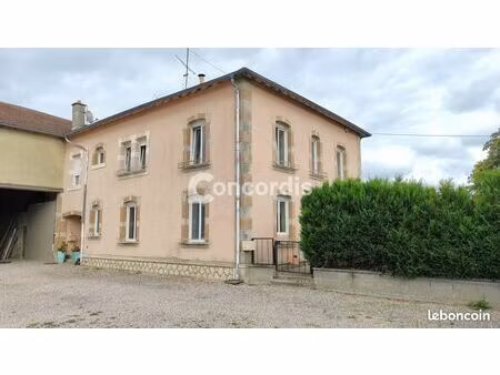 immeuble 221 m² euville