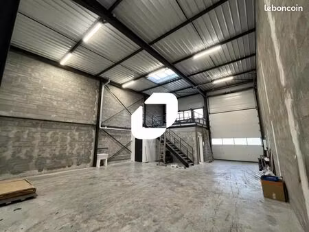 local d'activité 169 m²