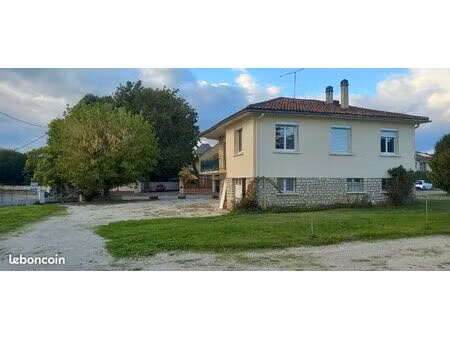 a vendre où à louer emplacement commercial pour projet de boulangerie ou autre