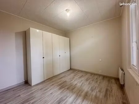 cabinet / bureau à partager – salle d’attente  cuisine  jardin  parking clients