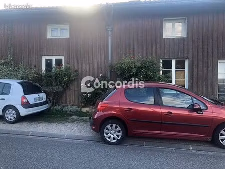 maison 1 pièce 140 m²
