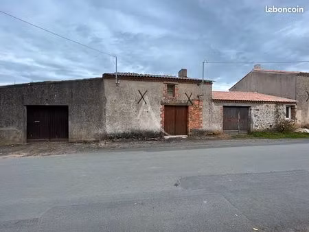 bâtiment 1 pièce 70 m²