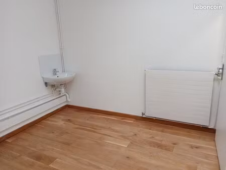 3 bureaux indépendants  en rdc  centre ville