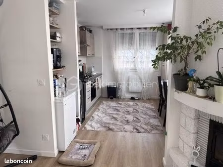 immeuble 11 pièces 217 m²