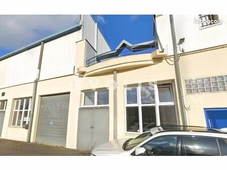 local d'activité 892 m²