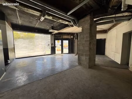 boutique 135 m² bagnolet