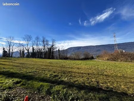 terrain 840 m² voglans